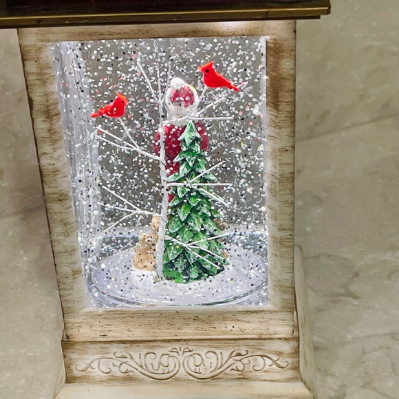 NWT Christmas Snow Globe, Lighted Water Lantern, Santa, Christmas decor, gift! - Picture 7 of 10
